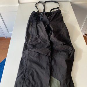Arcteryx ski bibs / Gore Tex - petite small